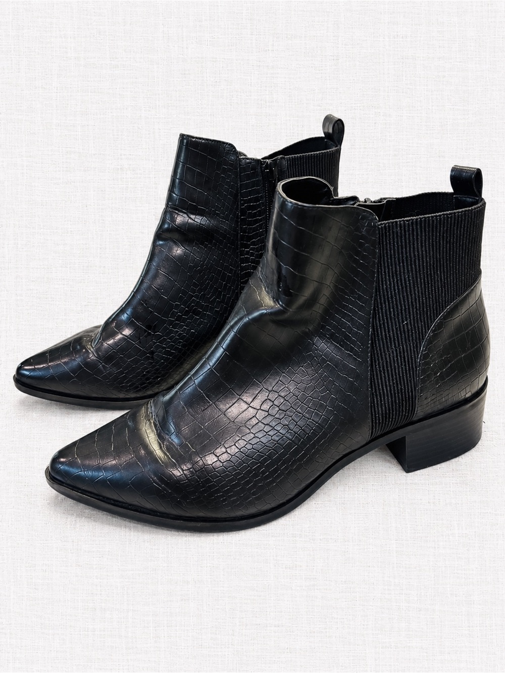 A MTL 1980 Women’s Size 11W Black Croc Embossed Chelsea Ankle Boots